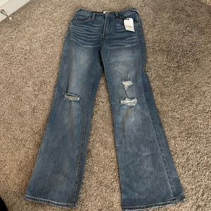 Wide legged jeans